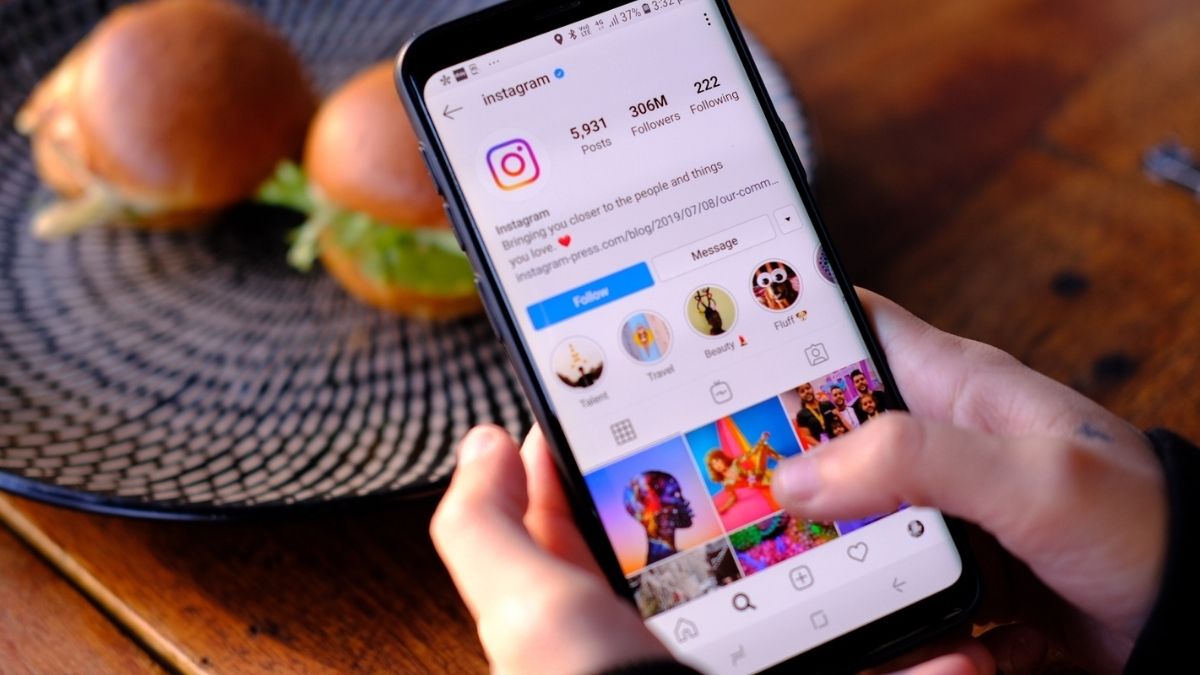 Instagram now allows anyone to share links in their stories