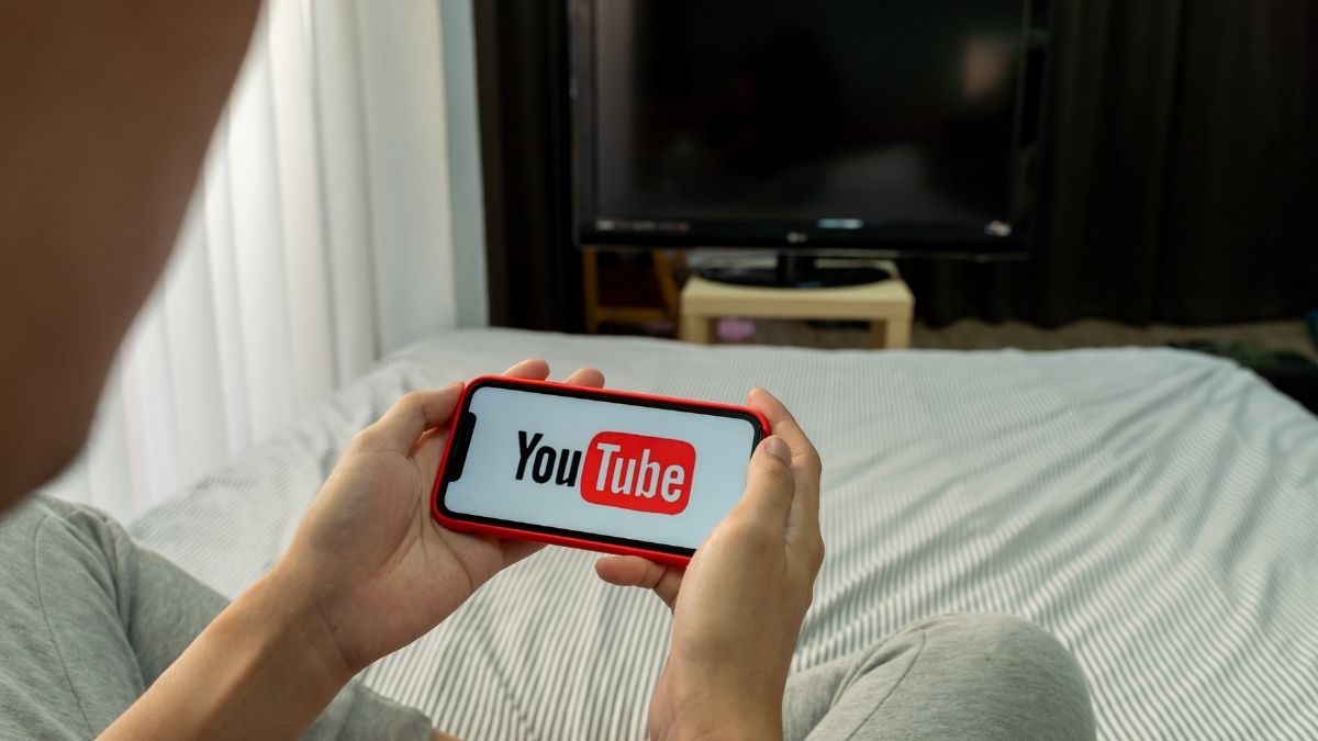 YouTube is introducing automatic live captioning to all channels